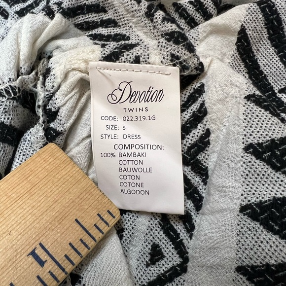 Devotion Twins Ella Embroidered Dress Size S Black and off-white Graphic Print - Picture 9 of 14